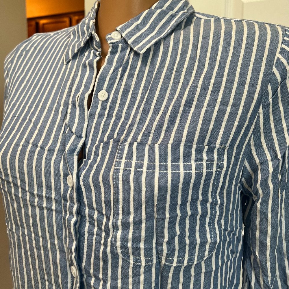 BeachLunchLounge Sun Shirt - Picture 3 of 5